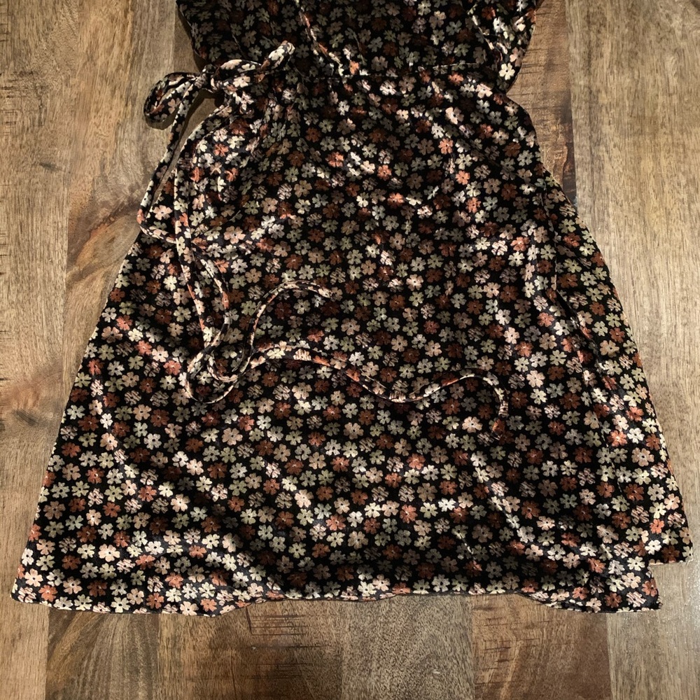 Madewell Velvet Wrap Dress - Picture 7 of 8